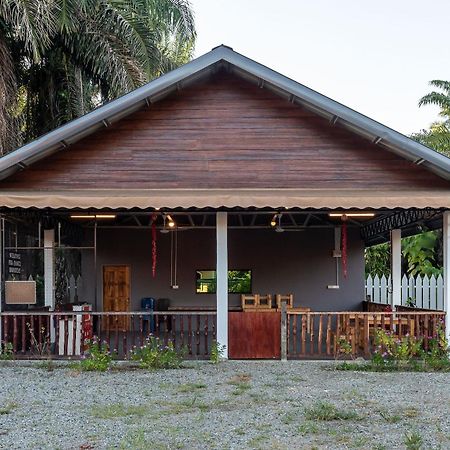 Hotel Oyo 90149 Pua Family Semporna Exterior foto